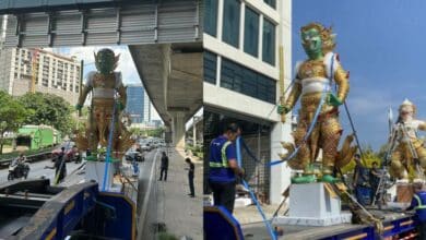 หุ่นยักษ์ ถนนพระราม 9