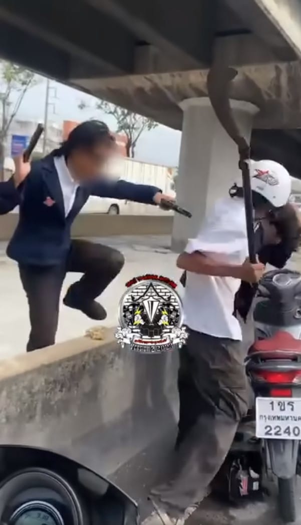 เด็กอาชีวะไถเสื้อช็อป