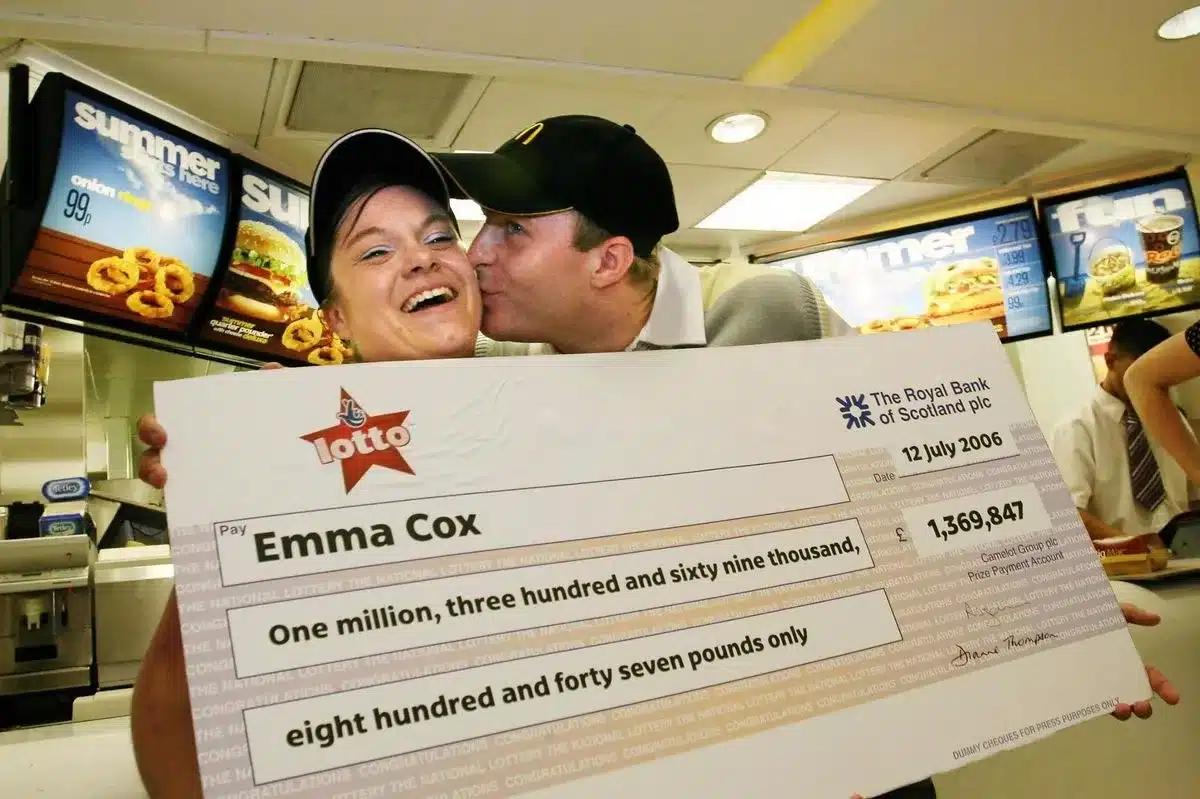 เอ็มมาและพิตทาร์ด ทั้งคู่ทำงานที่ McDonald's