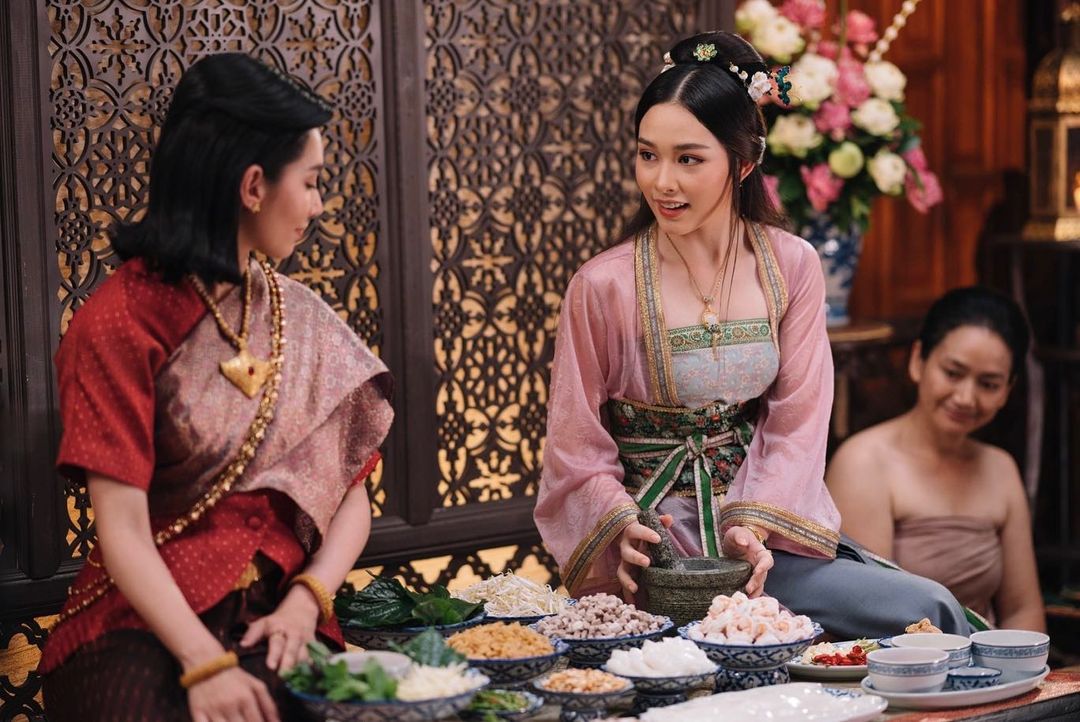 "แม่หญิงแพรจีน" ตัวละครแกะกล่องจากพรหมลิขิต ใช่คนรักของพ่อริดหรือไม่