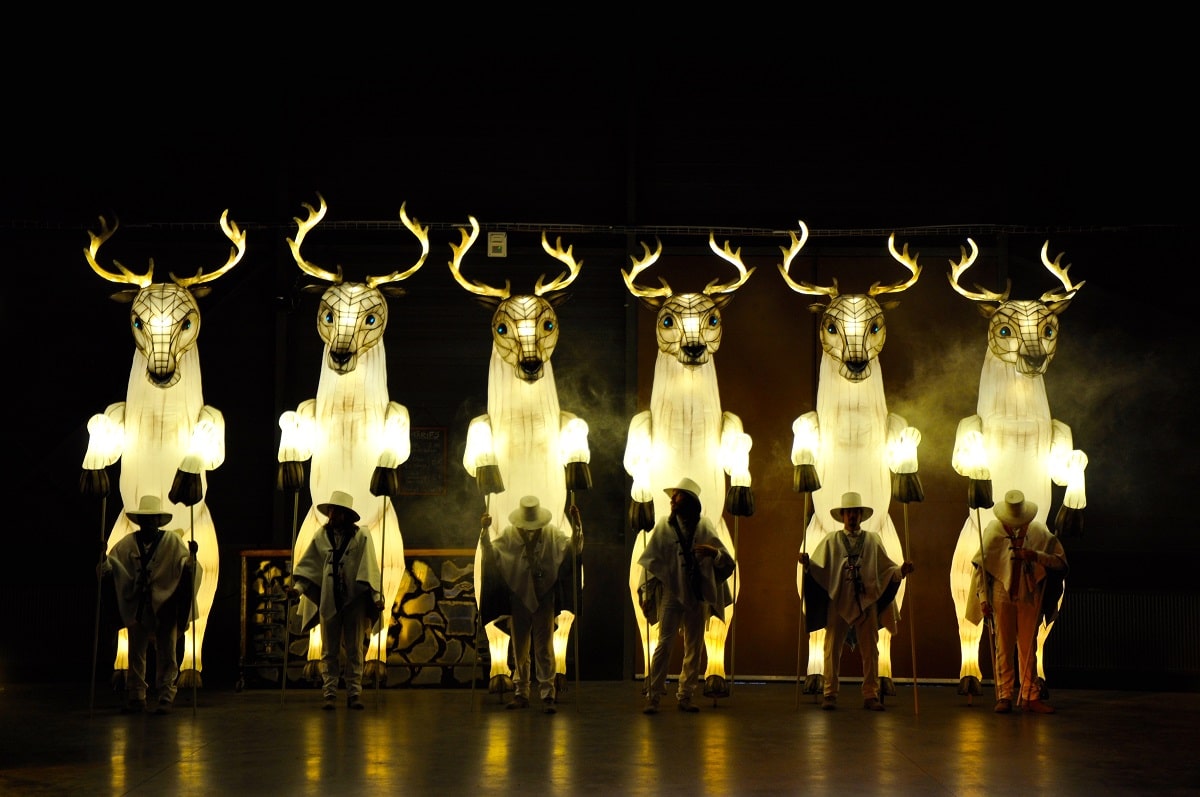 ขบวนพาเหรดสุดเซอร์ไพรส์ Amorous Ballad การแสดงชั้น M