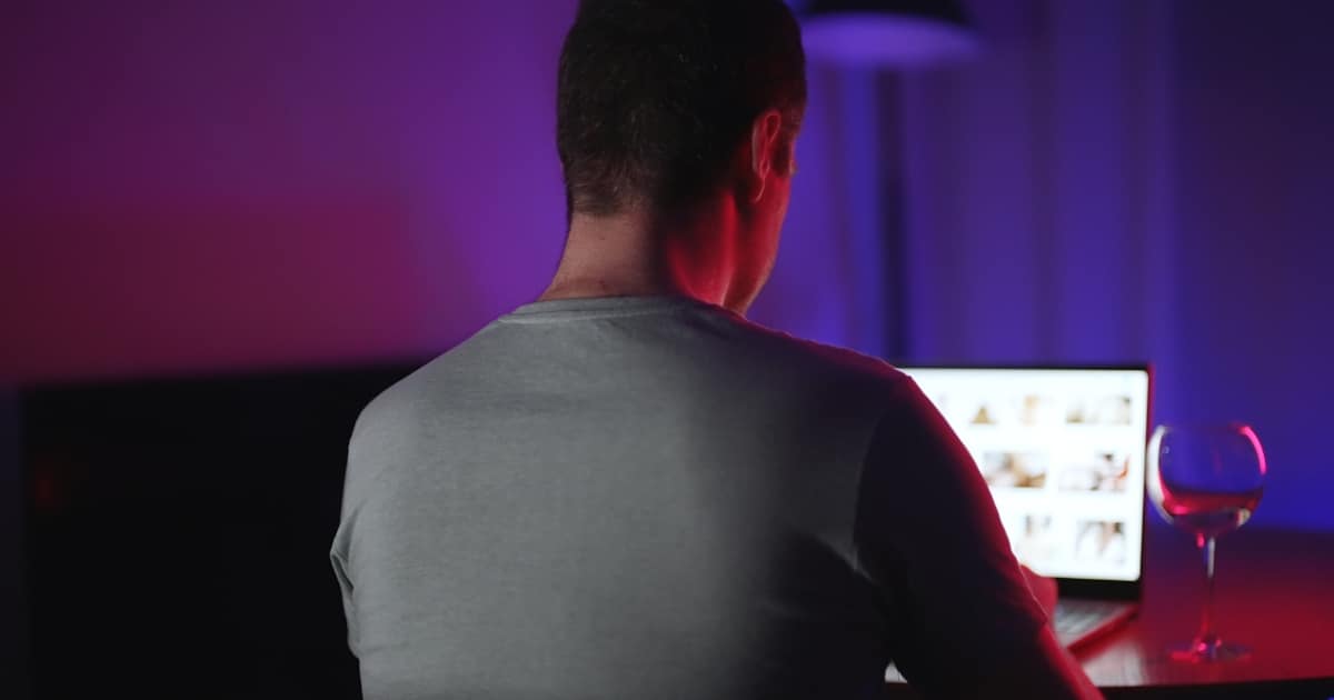 Pornhub ถูกปรับเงิน คลิปโป๊ผิดกฎหมาย