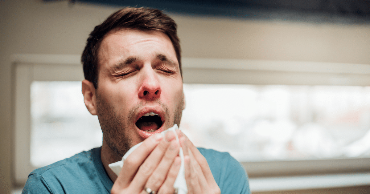 เคสแรกของโลก กลั้นจามจนหลอดลมฉีก อันตรายของการกลั้นจาม