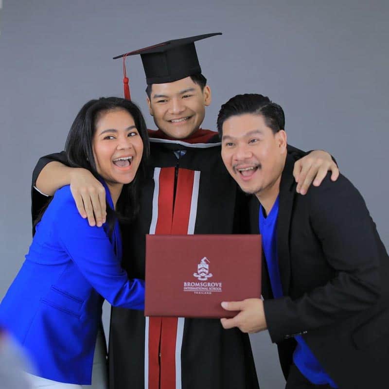 ตั๊ก ศิริพร รับเลี้ยงลูกผิดมาสิบปี อาบน้ำให้ทุกวัน เพิ่งรู้ลูกชายอยู่คนเดียวอยากทำแบบนี้