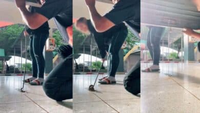 ผัวขอเมียช่วยปิดประตู