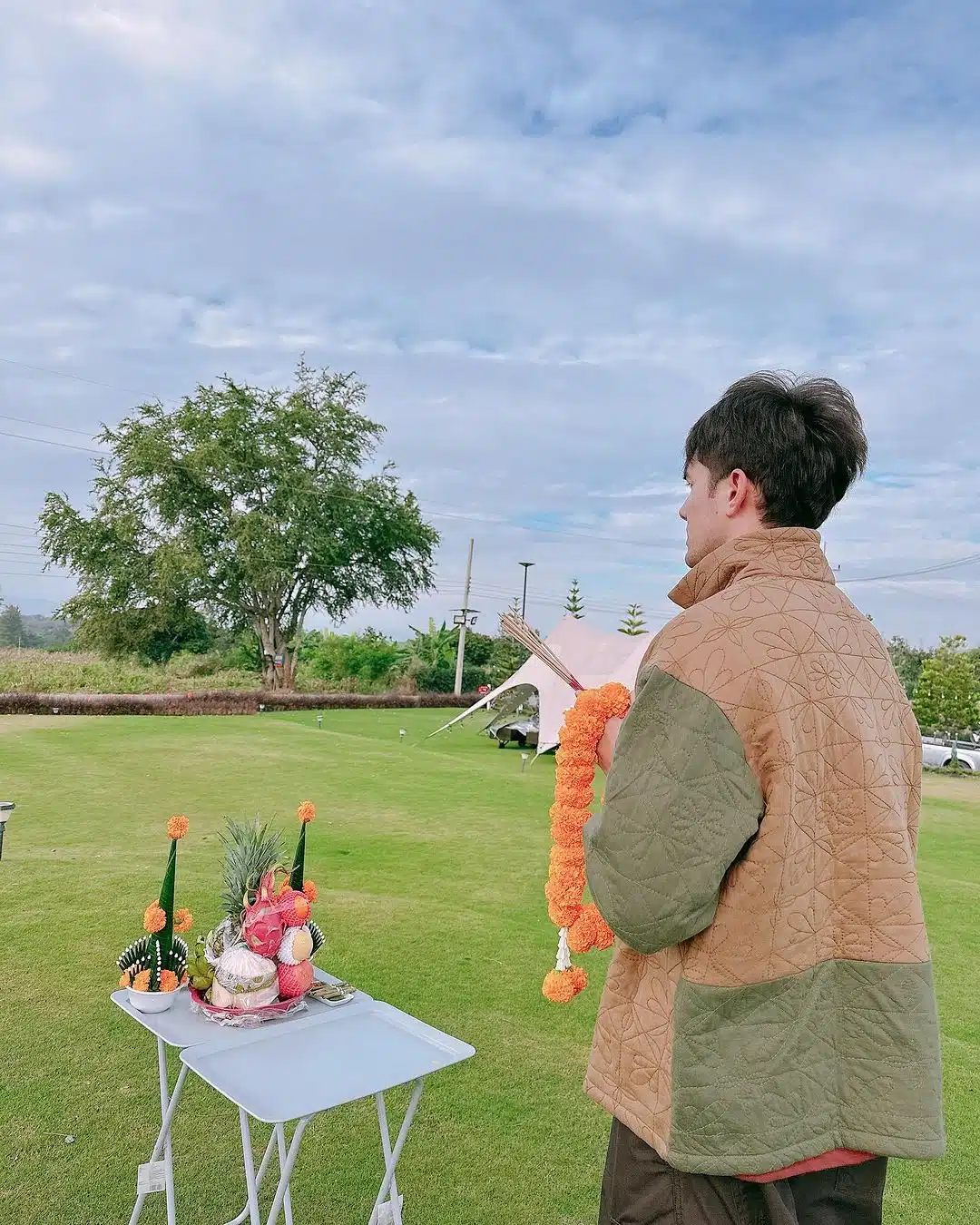 เปิดภาพธุรกิจใหม่ 'มิกค์ ทองระย้า' ทุ่งกว้างนั่งชิล ณ เขาใหญ่ ปักหมุดที่เที่ยวสิ้นปี