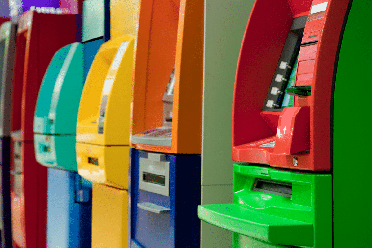 วันหยุดรัฐธรรมนูญ ธนาคารหยุดไหม