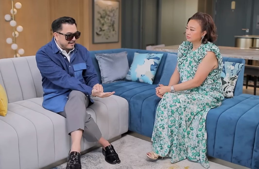 หมูอาซาว่า ชม ลิซ่า