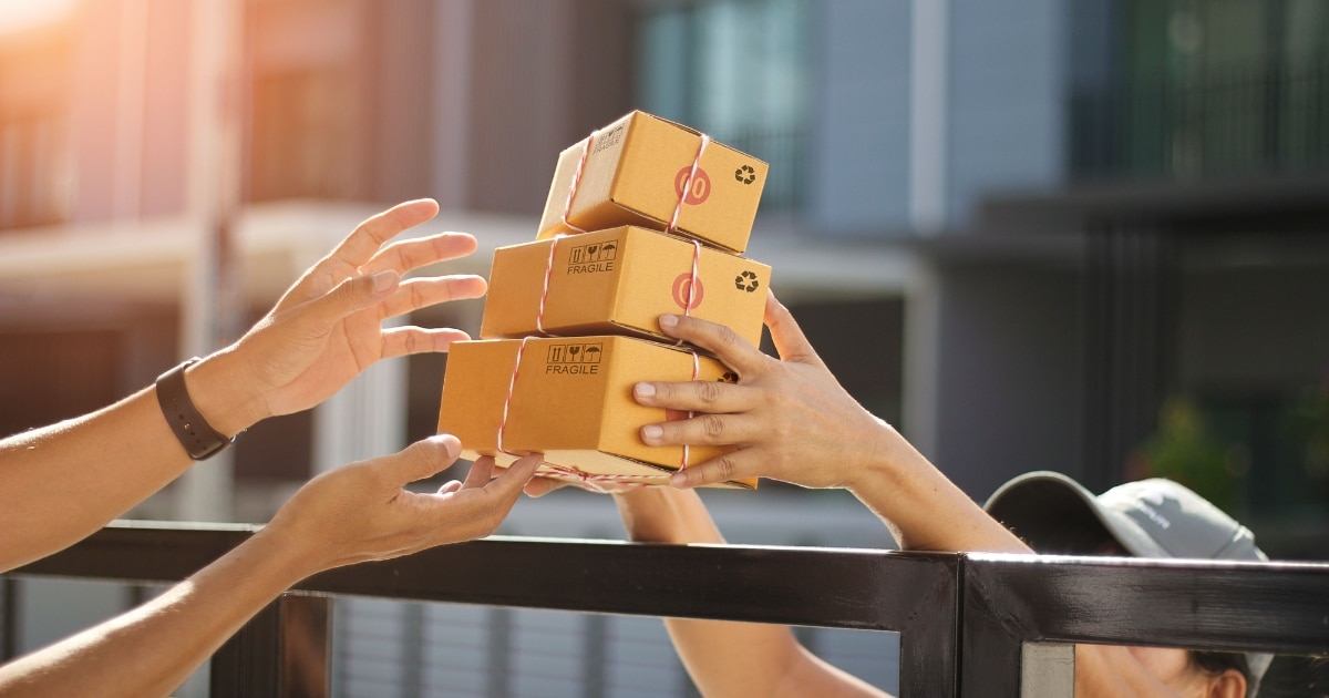 บริการรับฝากส่งพัสดุ