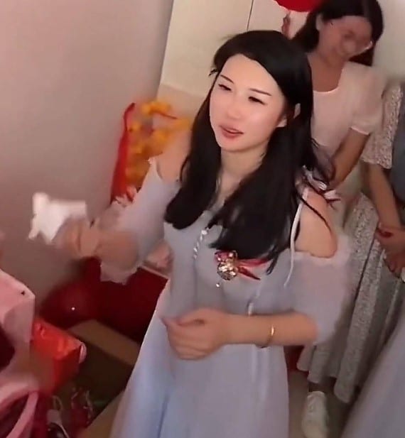 เจ้าบ่าวจูบเพื่อนเจ้าสาว ข่าวจีน