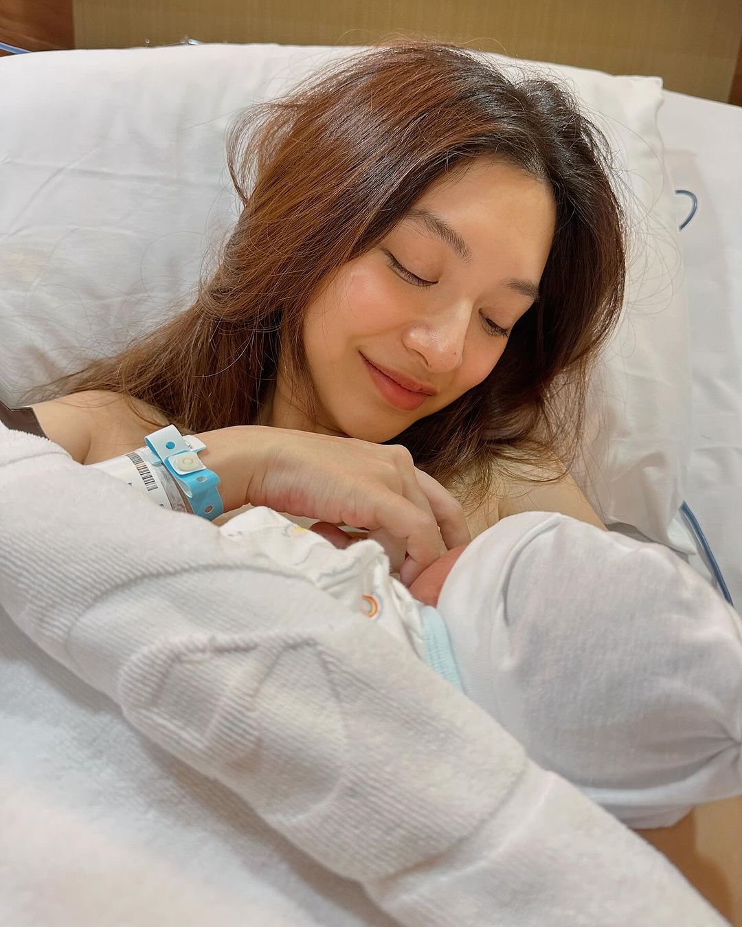 เปิดค่าคลอด น้องมาคิน ลูกชาย มิว นิษฐา ราคาหลักแสน สมชื่อทายาทตระกูลคูหาเปรมกิจ