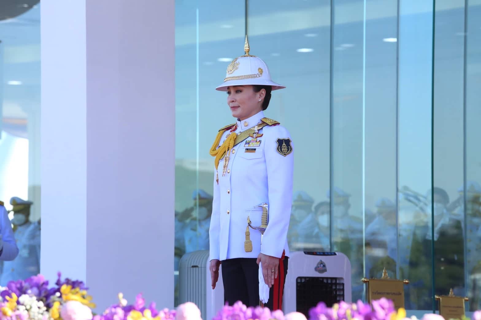 เลขมงคล พระราชินี 30 12 66