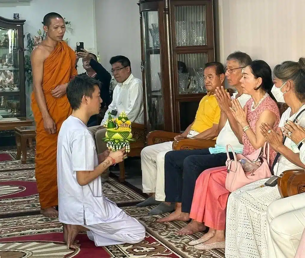ร่วมอนุโมทนา 'จิน จรินทร์' อดีตสามี หนิง ปณิตา ลาบวช คนบันเทิงร่วมบุญ