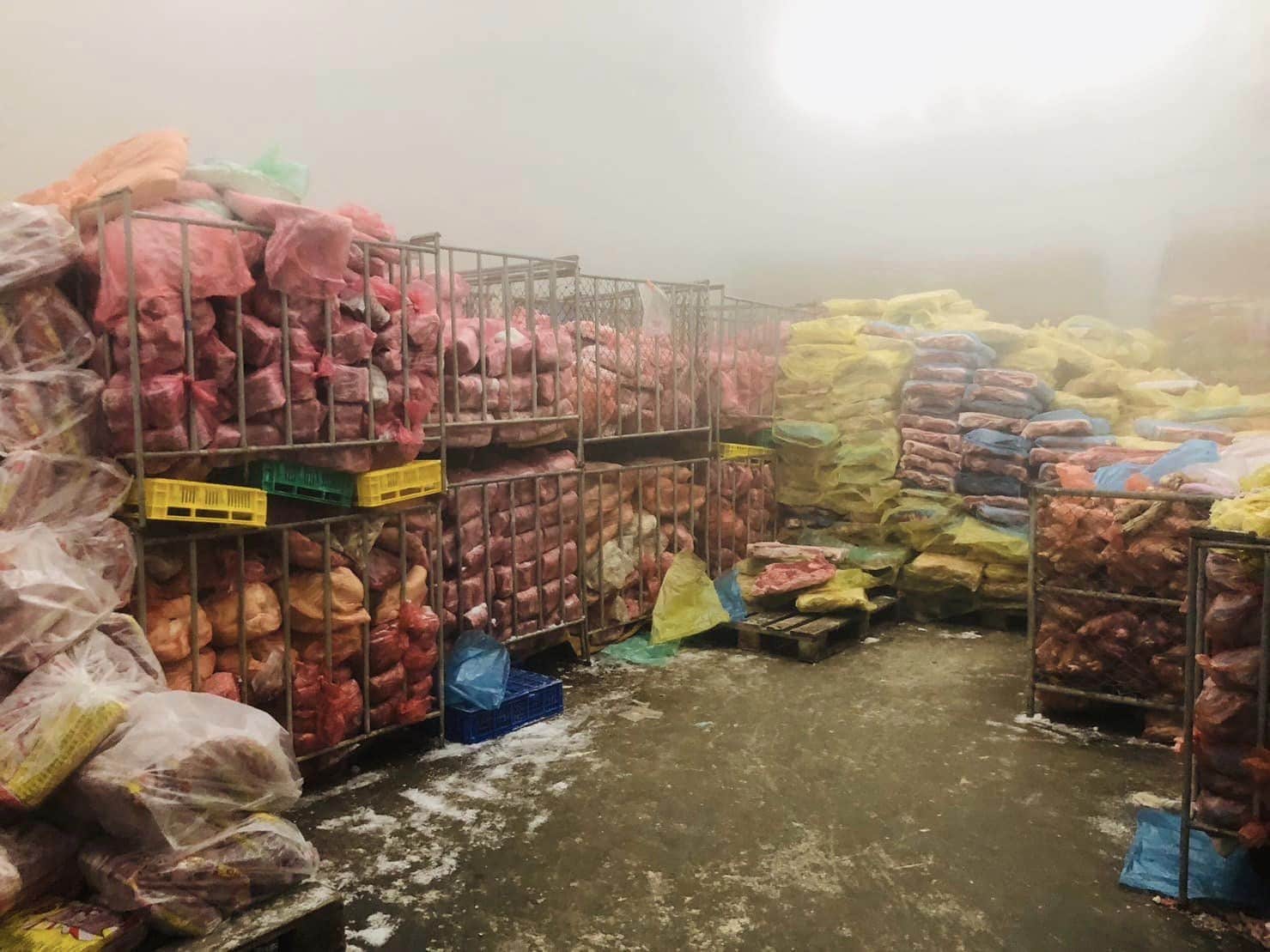 จับ หมูเถื่อน