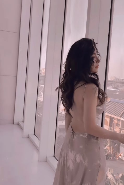 ต้นหอม ศกุนตลา ใส่สายเดี่ยว