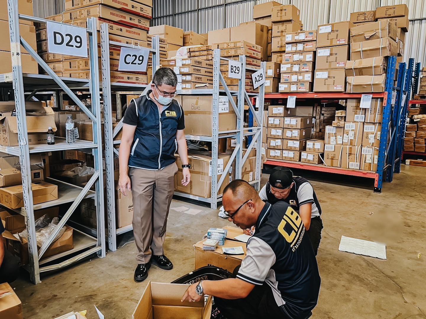 โกดังสินค้าปลอม จีน