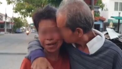 เมียแทงผัวจูบโชว์สื่อ