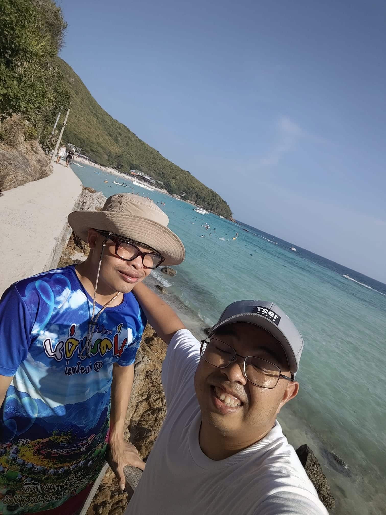 พาคนตาบอดเที่ยวเกาะล้าน 2024