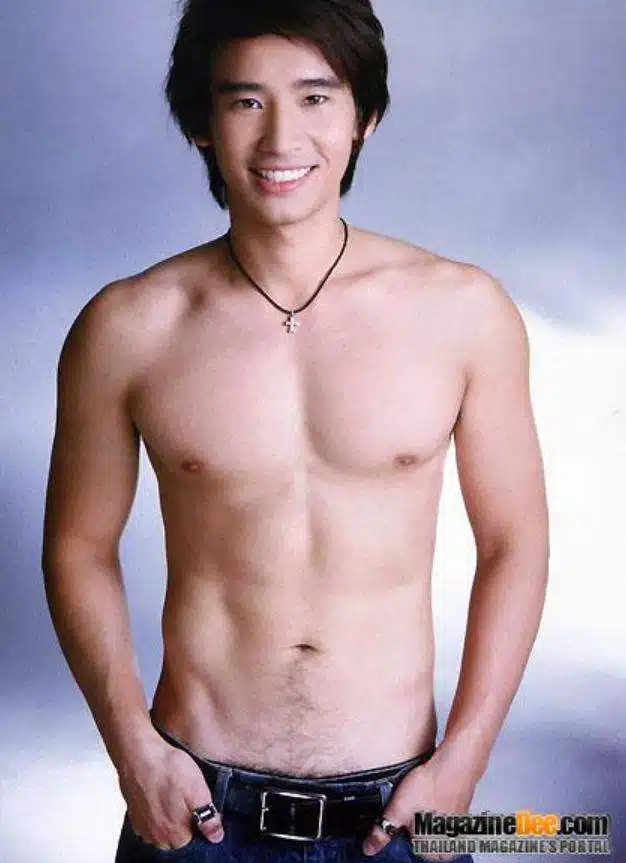 ย้อนดูภาพ "พิธา" สมัยเป็นนายแบบ ก่อนเดินหน้าลงสนามการเมือง