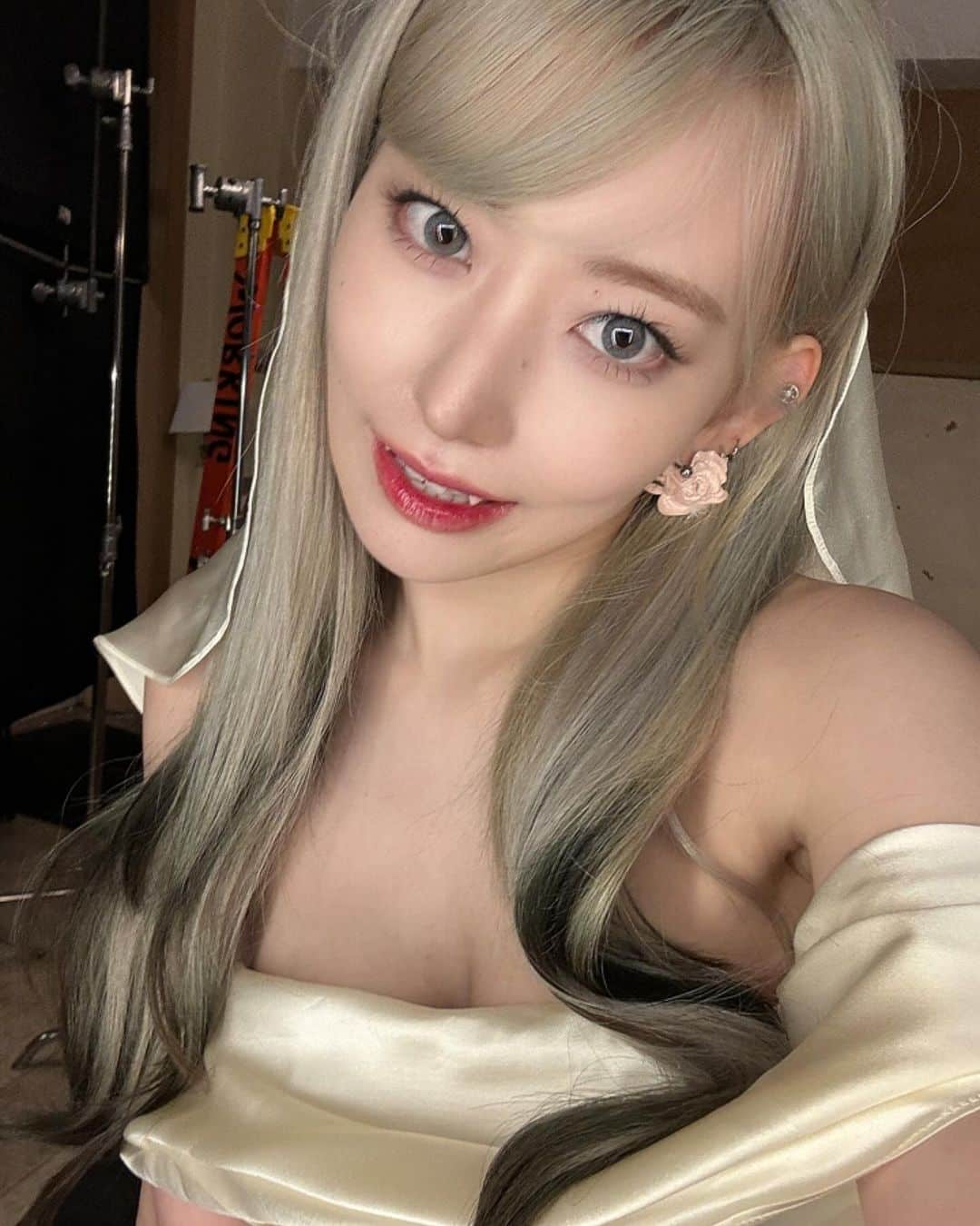 ซากุระ ถ่ายเอ็มวี EASY