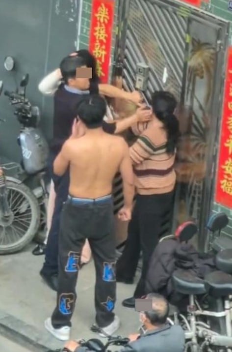 จับได้พ่อเล่นชู้กับแฟน