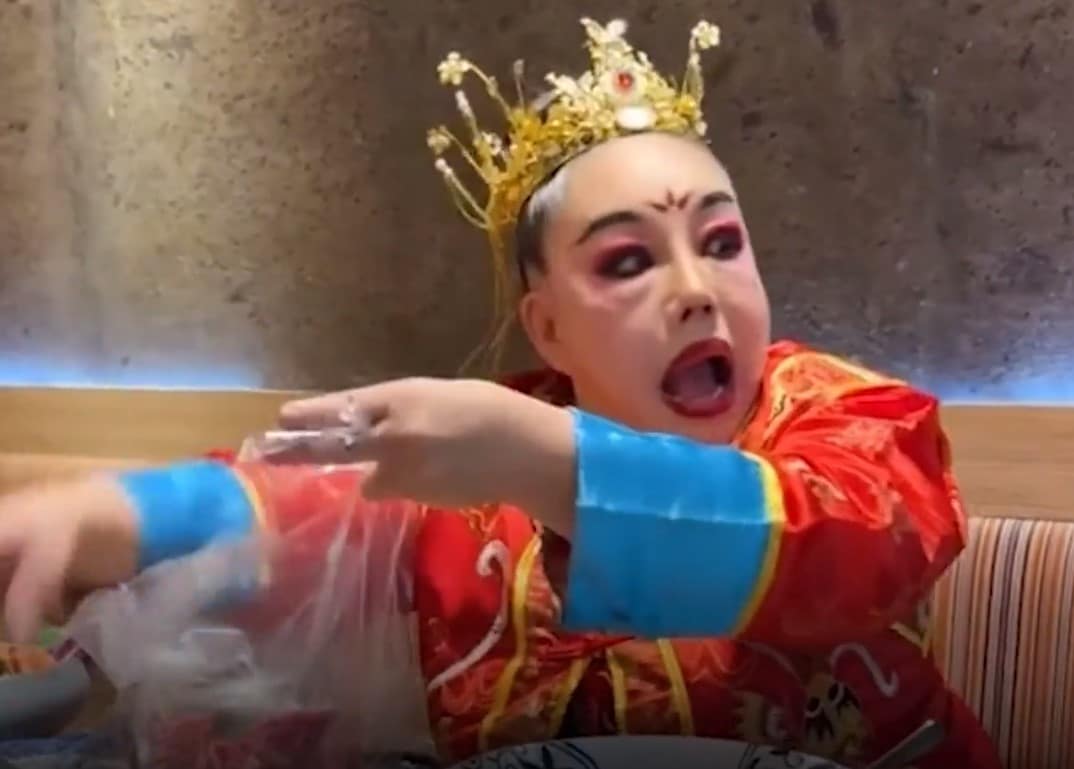 ดราม่า ลีน่าจัง ตักบุฟเฟ่ต์กลับบ้าน