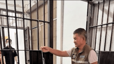 ผูกคอกลางโรงพัก