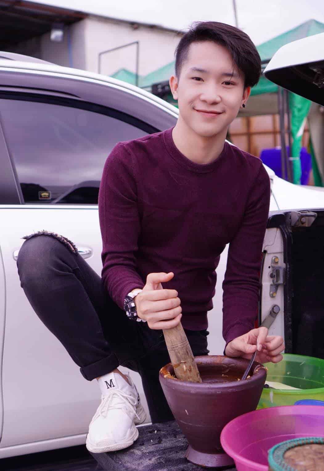 ผู้ใหญ่บ้านฟินแลนด์ เฟสบุ๊ค รูปโปรไฟล์ สามี แพรวพราวแสงทอง