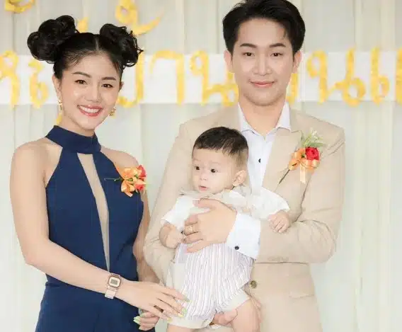 ผู้ใหญ่บ้านฟินแลนด์ - แพรววาว แสงทอง ล่าสุด