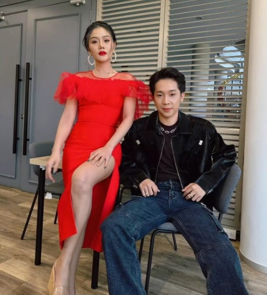 ผู้ใหญ่บ้านฟินแลนด์ - แพรววาว แสงทอง