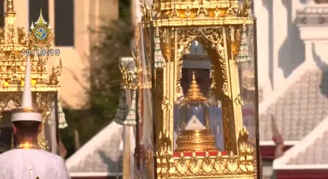พิธีอัญเชิญพระบรมสารีริกธาตุ