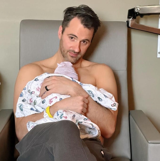 หญิง พลอยชมพู คลอดลูก