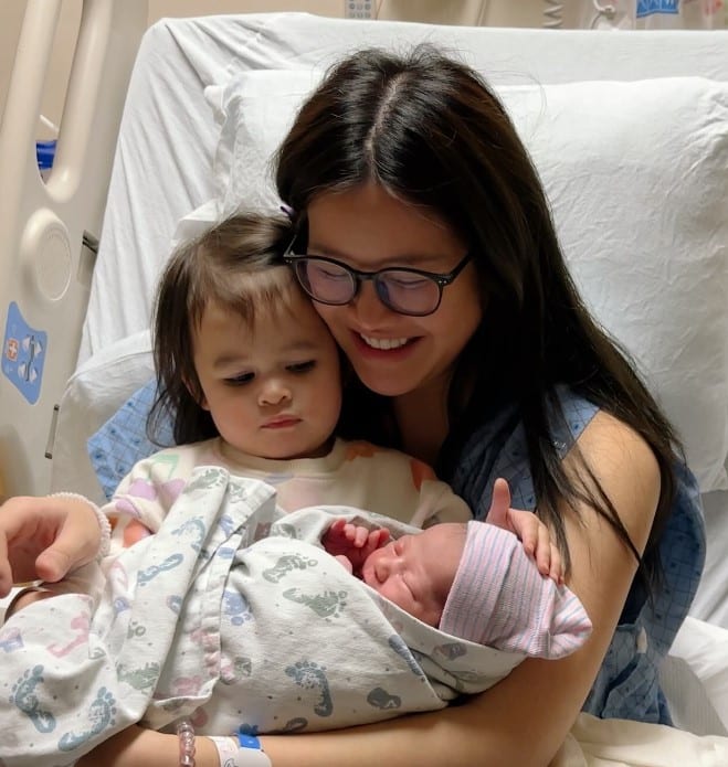 หญิง พลอยชมพู สามี