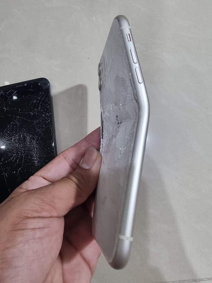 หนุ่มขอช่างอย่าทำให้ไอโฟนติด