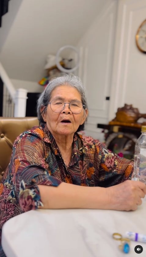 เลขเด็ดฮาย ยายเล้ง 1/2/67