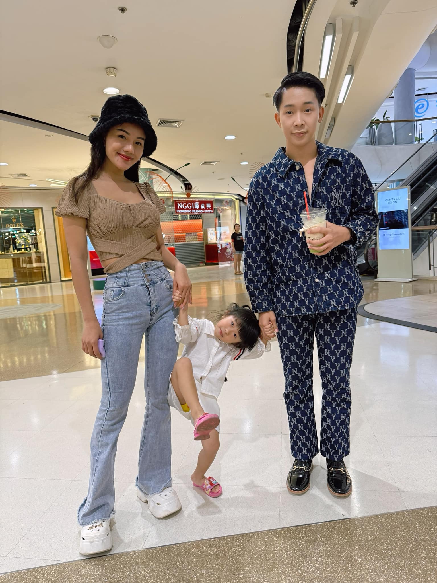 แพรวพราว ผู้ใหญ่บ้นฟินแลนด์ ลูก