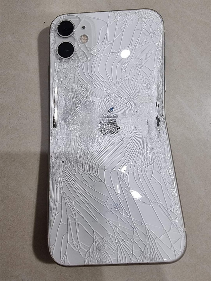 ไวรัล สาวซ่อมโทรศัพท์แฟน