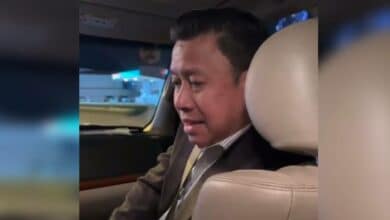 จักรภพเพ็ญกลับไทยมามอบตัว