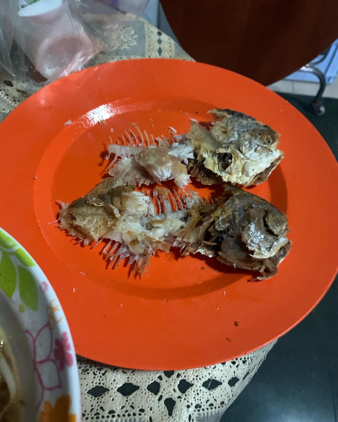 เศษอาหารเหลือ ที่ เด็กบ้านนาย ต้องกินในทุกวัน