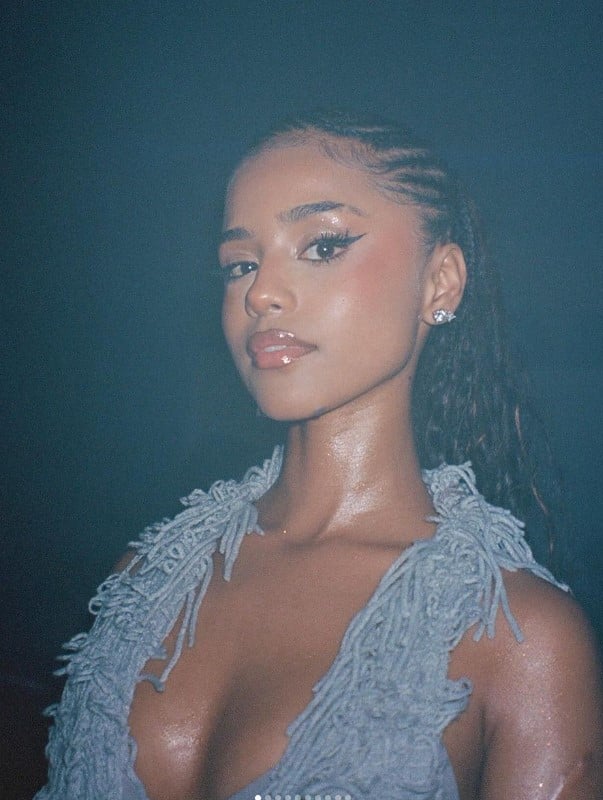 tyla ร่วมงานลิซ่า