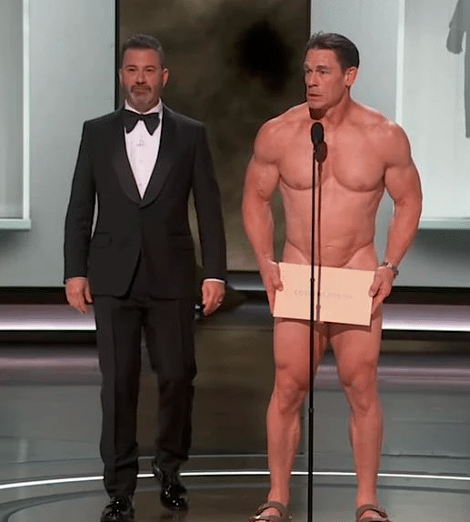 จอห์น ซีนา แก้ผ้า