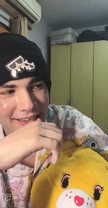 จีจี้ เพื่อน ซ้อการ์ด