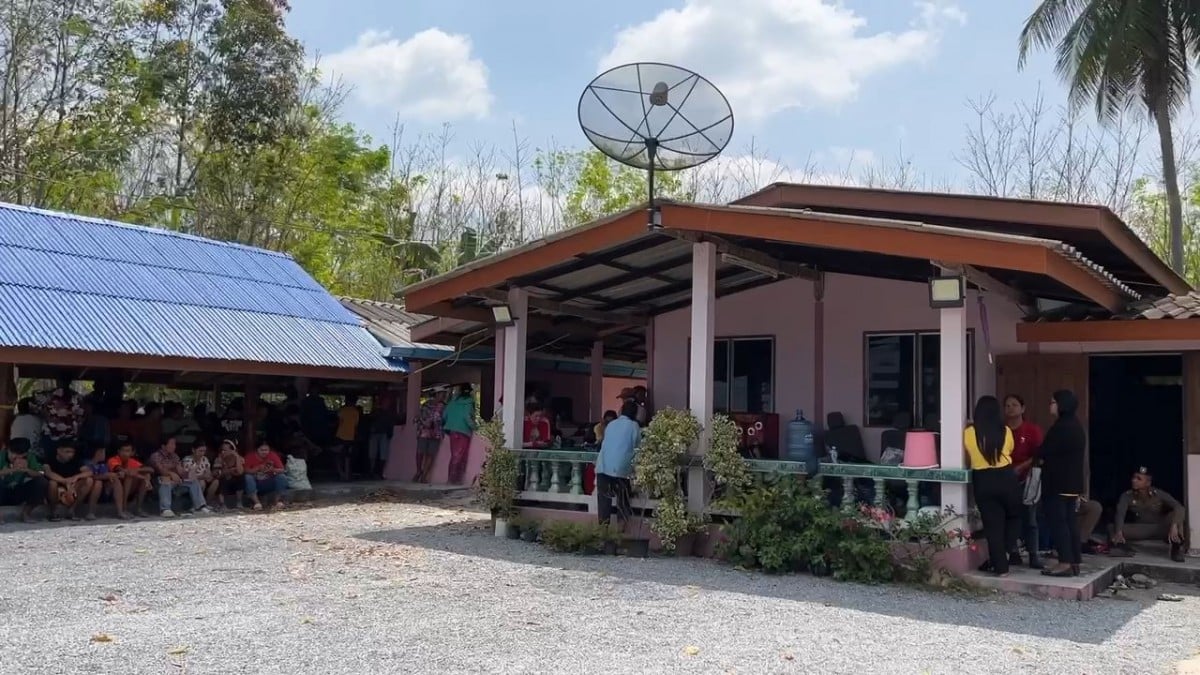 ชาวบ้านอาลัย ครูแดร์เสียชีวิตแล้ว