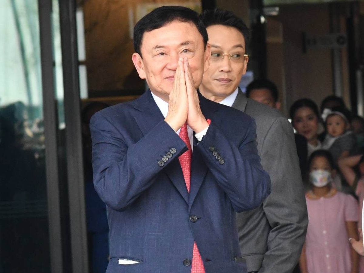 ทักษิณ พบสส.เพื่อไทย