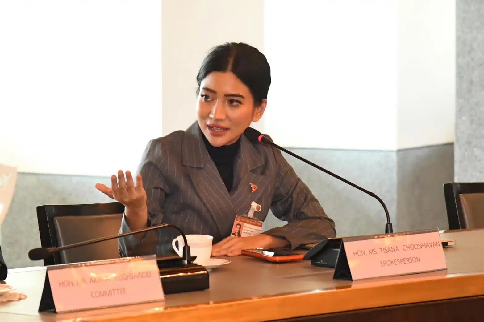 ประวัติ แก้วตา ธิษะณา ชุณหะวัณ