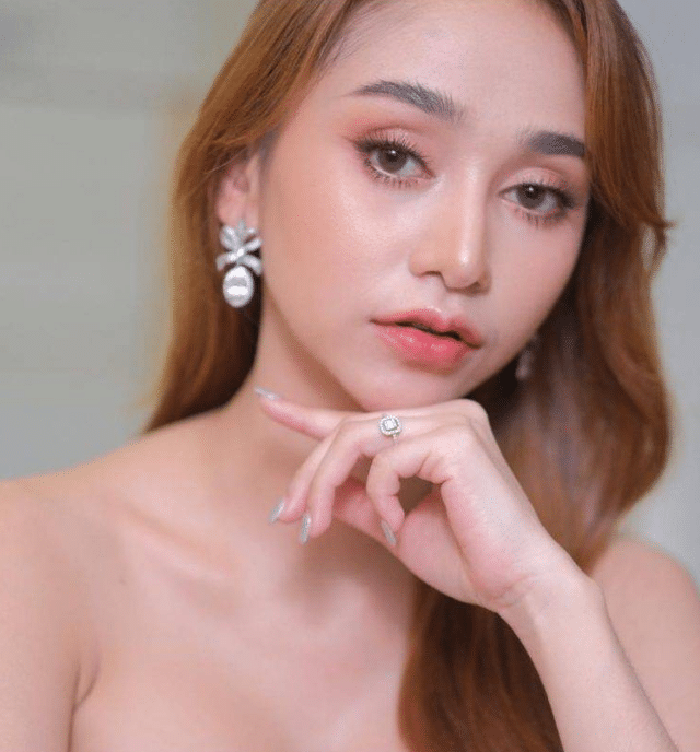 นุ่น ดำดง ไม่แต่งหน้า