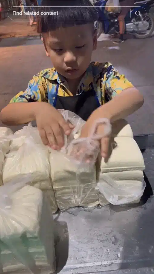 น้องข้าวกล้องเด็ก 8ขวบ ขายเต้าหู้ทอด