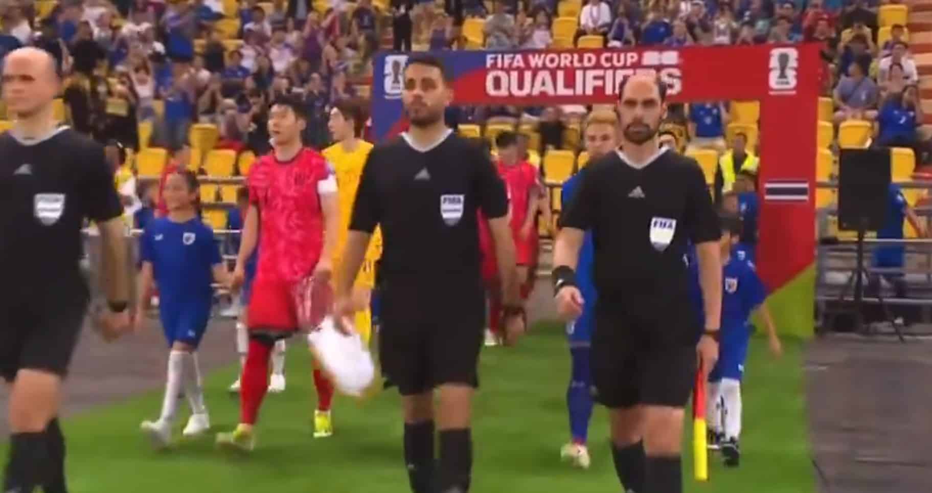 น้องปีใหม่ ลูกสาว แอฟ ทักษอร จูงมือกัปตันทีมชาติเกาหลีใต้ บอลโลก 2026