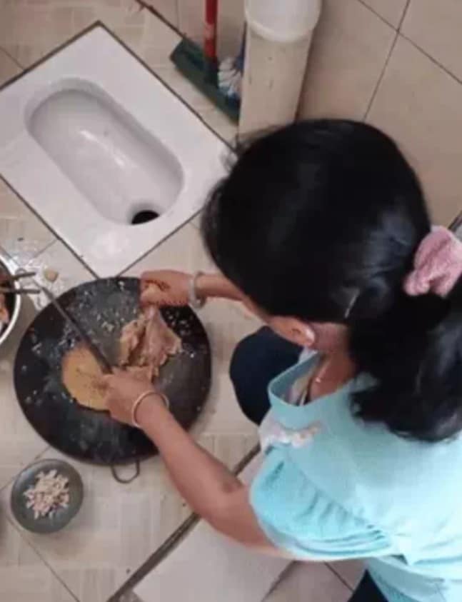 สับไก่ข้างโถส้วม