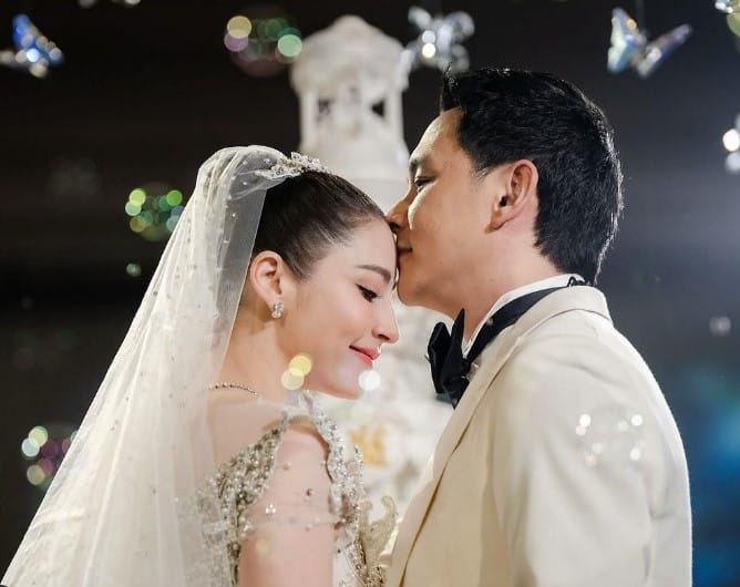 เค้กงานแต่ง นาตาลี ฟลุค